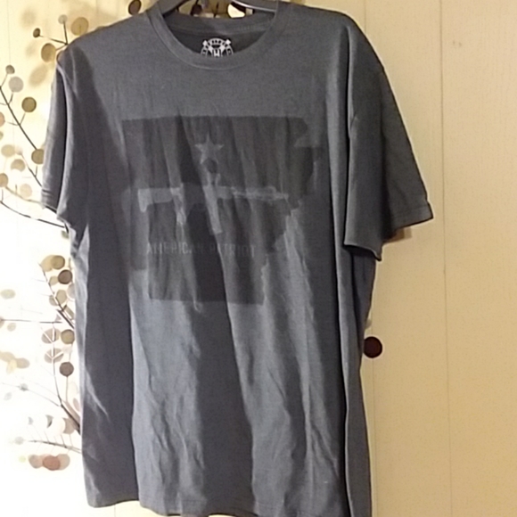 3 Tee's - Picture 2 of 4